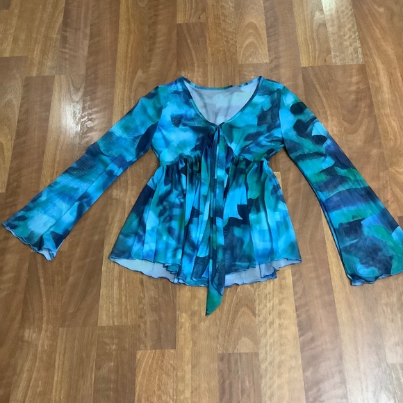 NEW Beautiful semi sheer top Medium - Picture 10 of 12